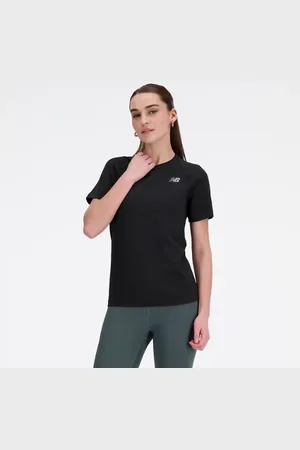New Balance Kvinnor Knit Slim T-Shirt i Black Poly sticka