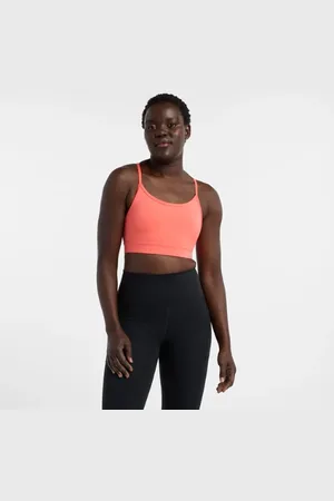 New Balance Kvinnor NB Essential Yoga Bra i Red Poly sticka
