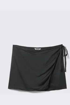 Weekday Minikjol med omlott i satin